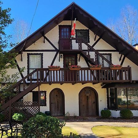 דלונגה Lily Creek Lodge מראה חיצוני תמונה